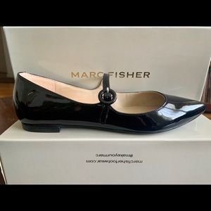 Marc Fisher
Stormy Pointed-Toe Flats